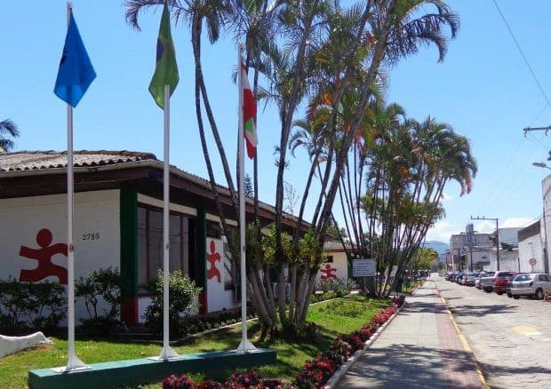 FCEE abre seletivo com 26 vagas e cadastro reserva em São José/SC