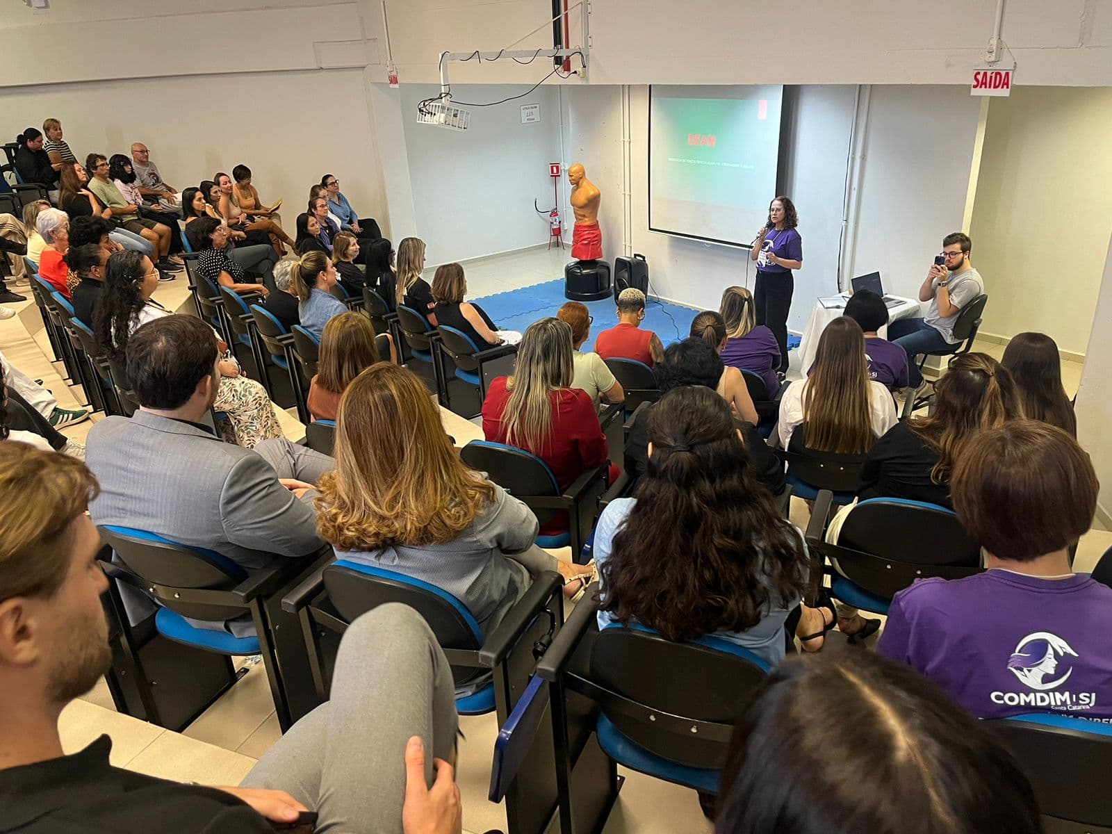 Evento em São José orienta mulheres sobre direitos, saúde emocional, autocuidado e sobrevivência - Prefeitura Municipal De São José