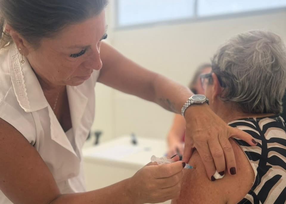 São José registra alta adesão no Dia D de vacinação contra a gripe e aplica cerca de 2,3 mil doses - Prefeitura Municipal De São José