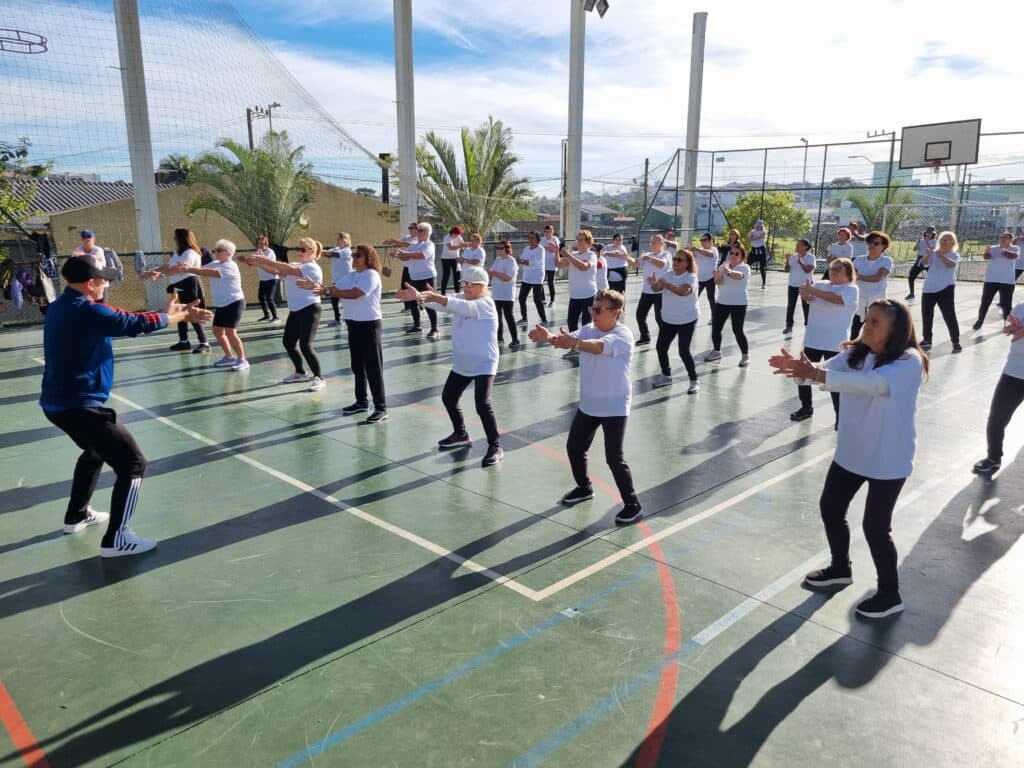 Cerca de 140 idosos de São José participam de projeto que leva atividade física e alegria aos participantes