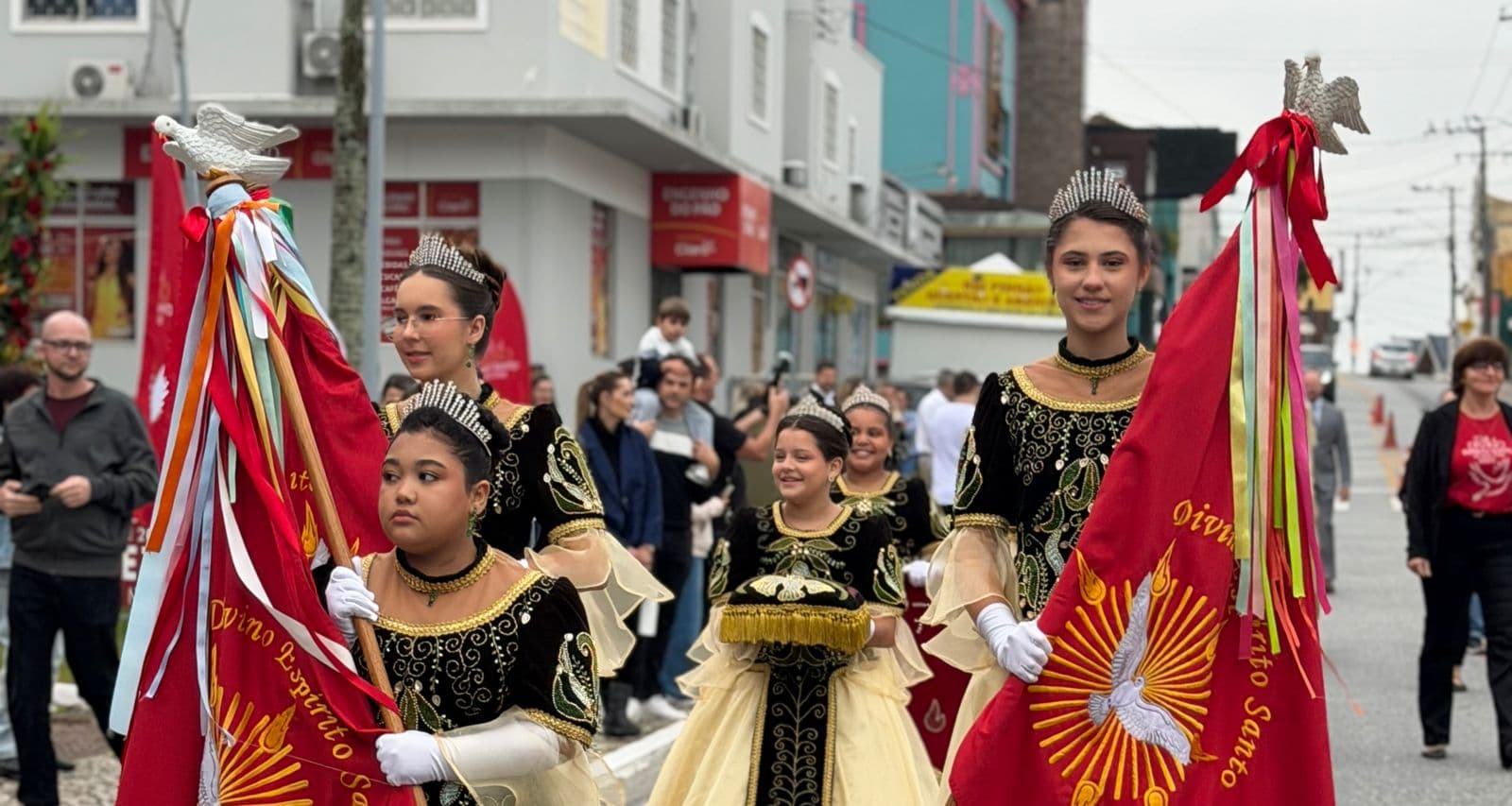 Festa do Divino de São José encerra 174ª edição fortalecendo fé e tradição açoriana