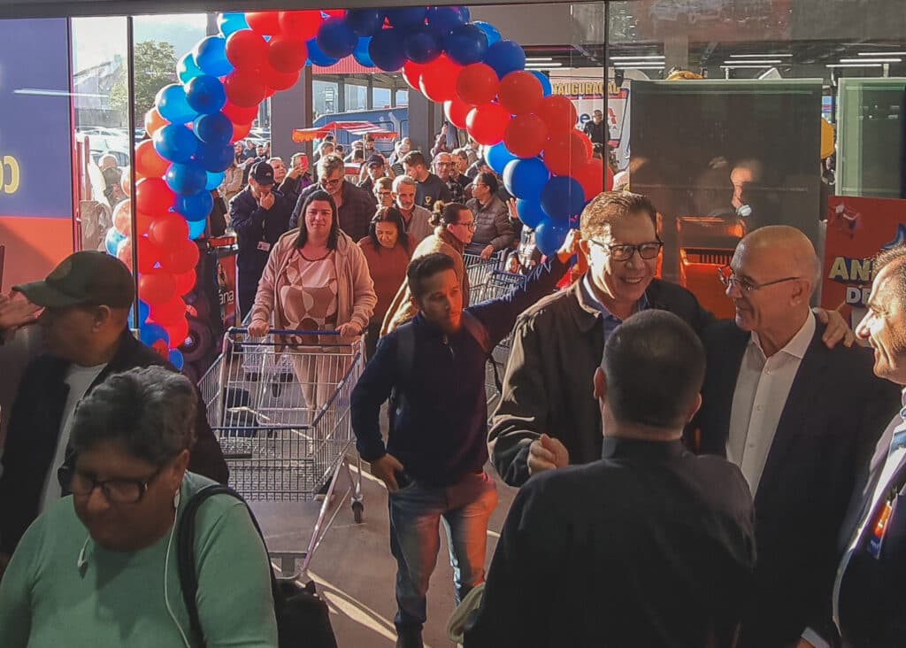 São José celebra inauguração de nova unidade do Super A, impulsionando empregos e investimentos