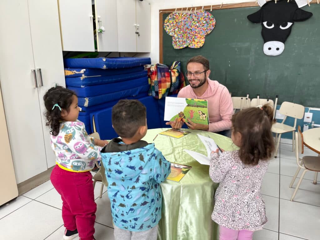 São José lança livro lúdico para combater trabalho infantil