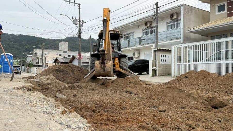 São José avança com obra de drenagem e pavimentação para reduzir alagamentos no Roçado