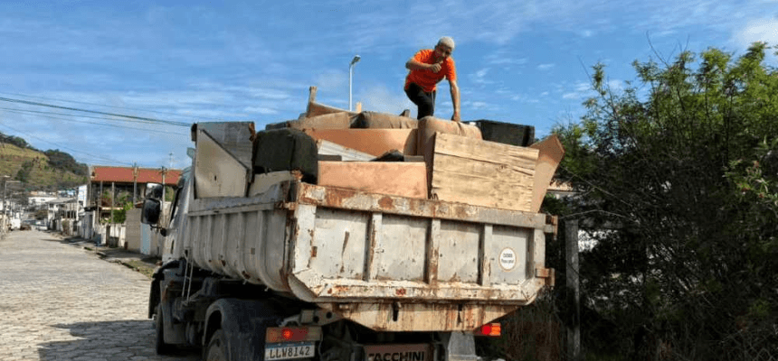 São José recolhe quase 4,5 mil toneladas de móveis e eletrodomésticos descartados irregularmente em oito meses