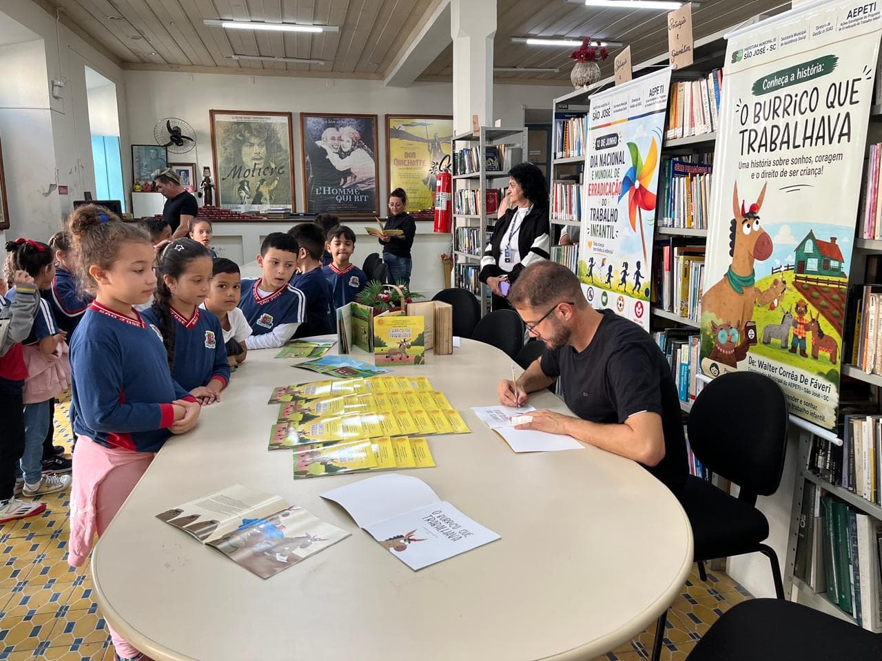 São José lança livro infantil para combater o trabalho infantil com contação de histórias e interação