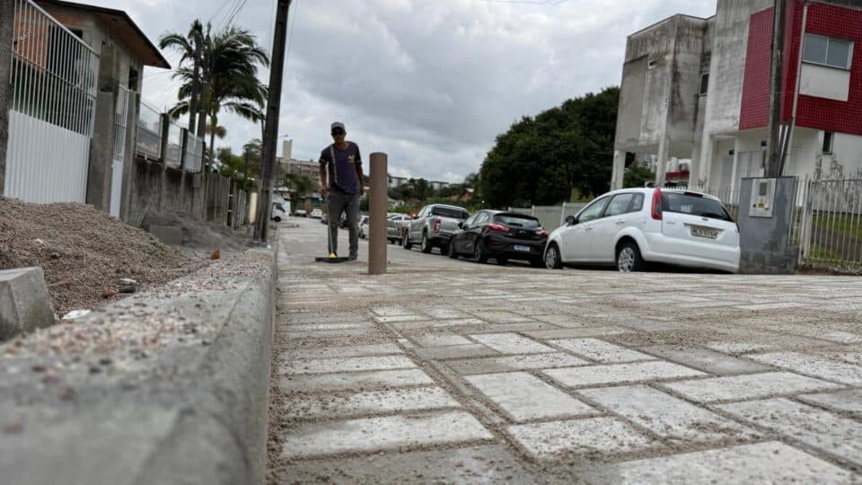São José avança com pavimentação em paver na Rua José Francisco Vill, no bairro Serraria