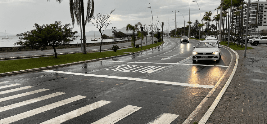 São José cria áreas exclusivas para motos em semáforos para aumentar segurança no trânsito