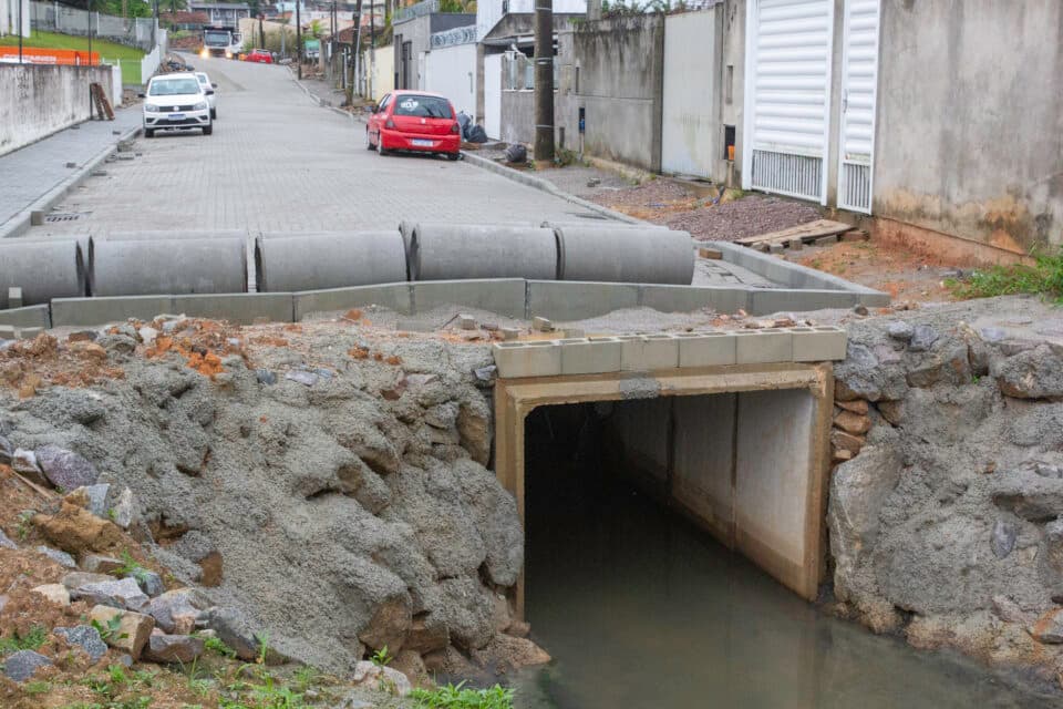 Obras de macrodrenagem em São José já previnem alagamentos e mudam realidade dos moradores da Serraria