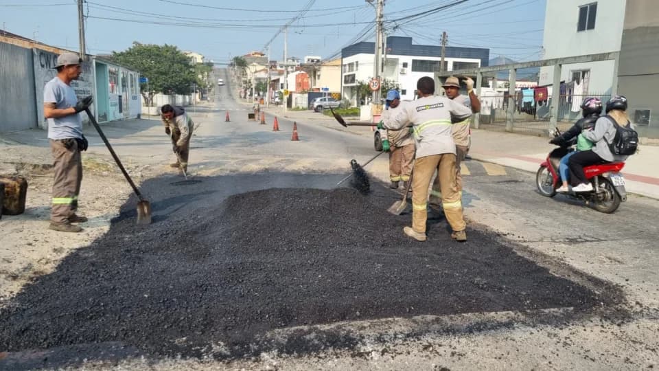 São José ultrapassa 4,3 mil reparos em ruas e intensifica combate aos buracos em toda a cidade