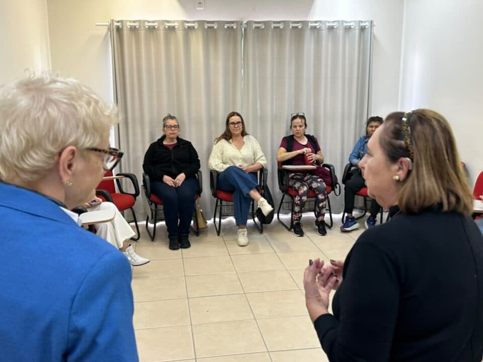Palestra em São José debate diversidade, preconceito e cidadania para idosos