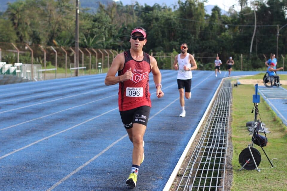 Atleta de São José conquista ouro e prata no Campeonato Catarinense Master de Atletismo