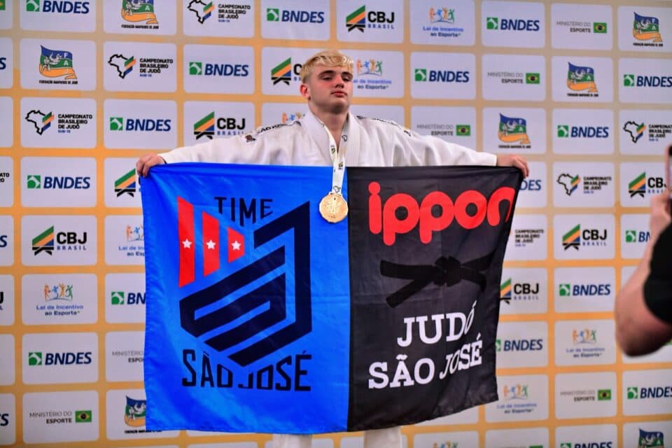 Judoca de São José Brilha e Conquista Ouro Nacional em Duas Modalidades