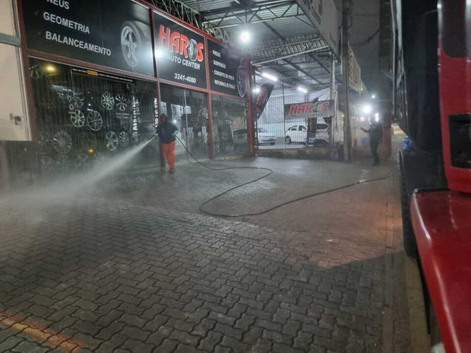 São José: Operação Calçada Limpa age antes do amanhecer para garantir limpeza e segurança