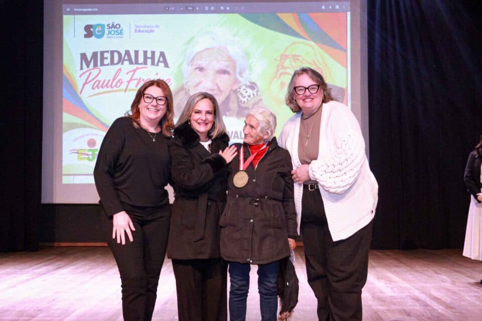 São José homenageia estudantes e educadores da EJA com Medalha Paulo Freire