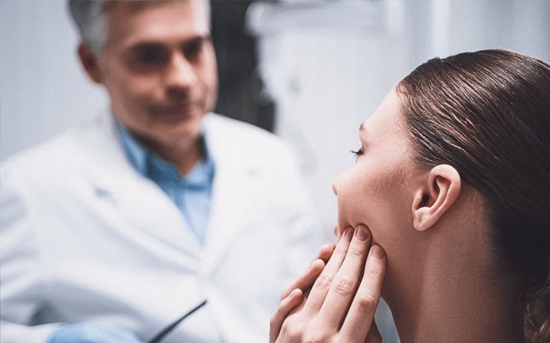 Dor na mandíbula, estalos e bruxismo: São José capacita dentistas para melhorar o cuidado com a população